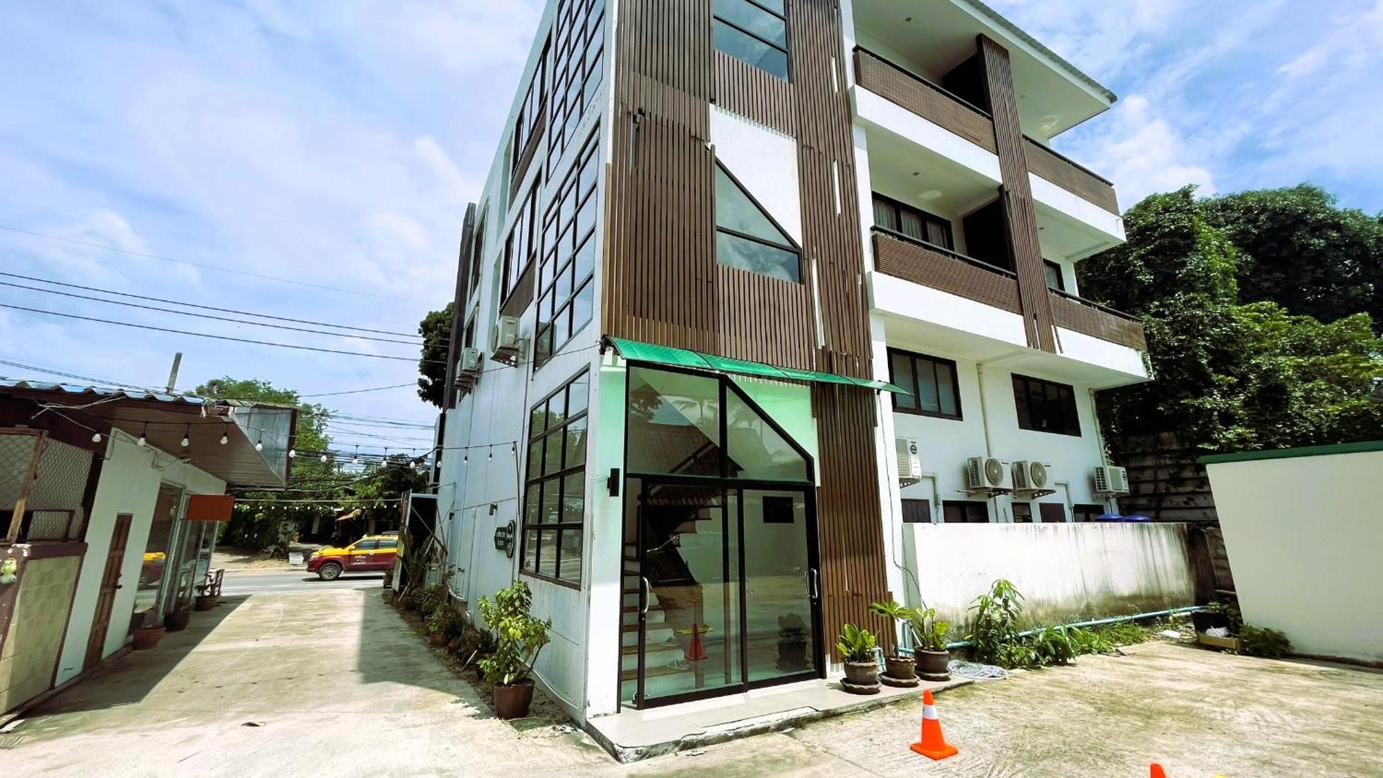 Rockstar Beach Apartments Bang Rak Beach  Exterior foto